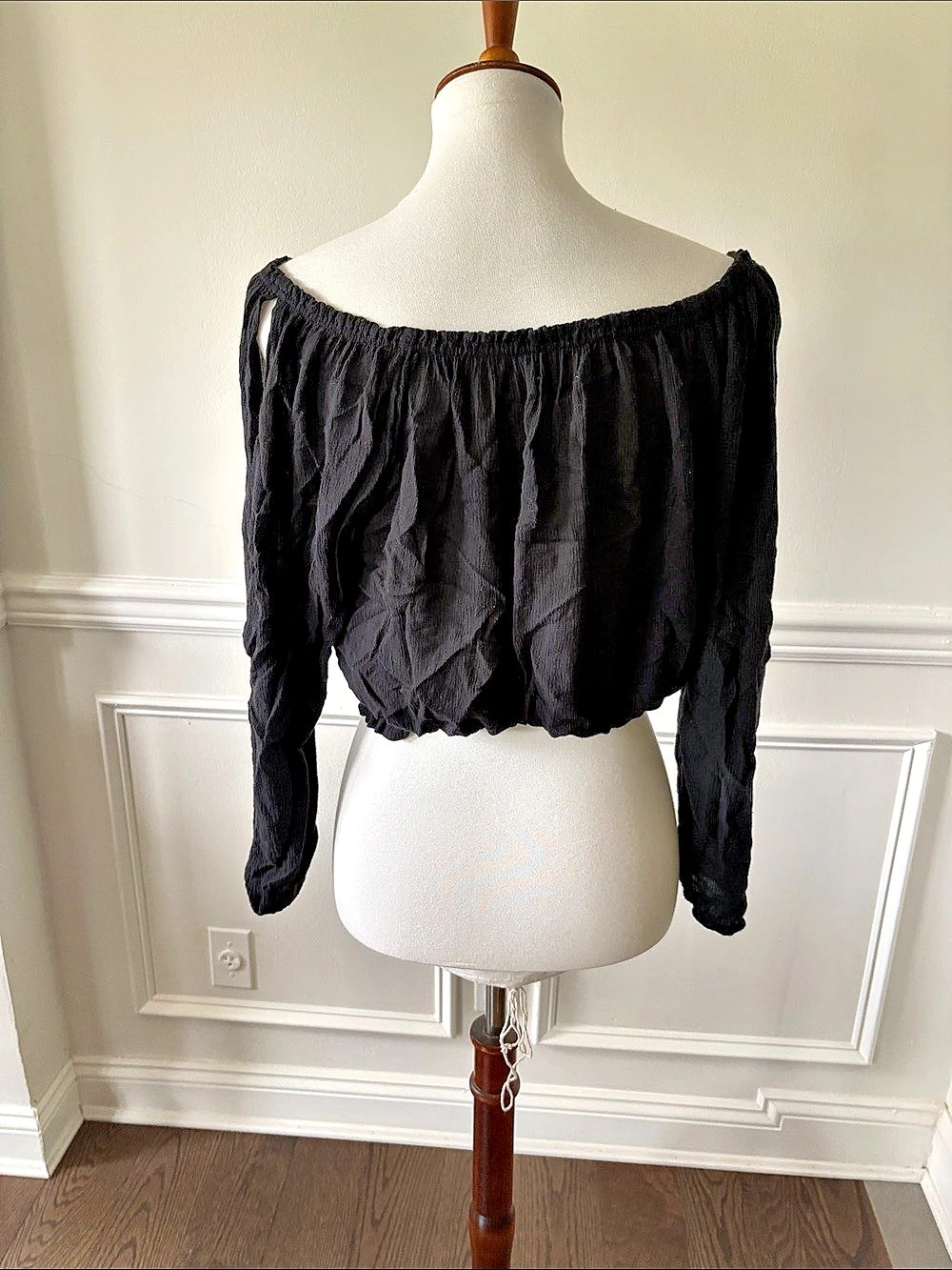 Abercrombie & Fitch Black Off-Shoulder Crop Top Size Small
